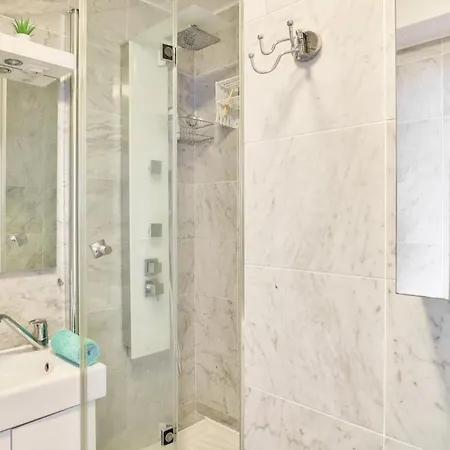 Appartamento Lovely 400 Meters From Montparnasse Station Parigi